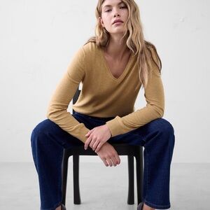 Banana Republic Factory V-Neck Sweater tan beige neutral Sz Small